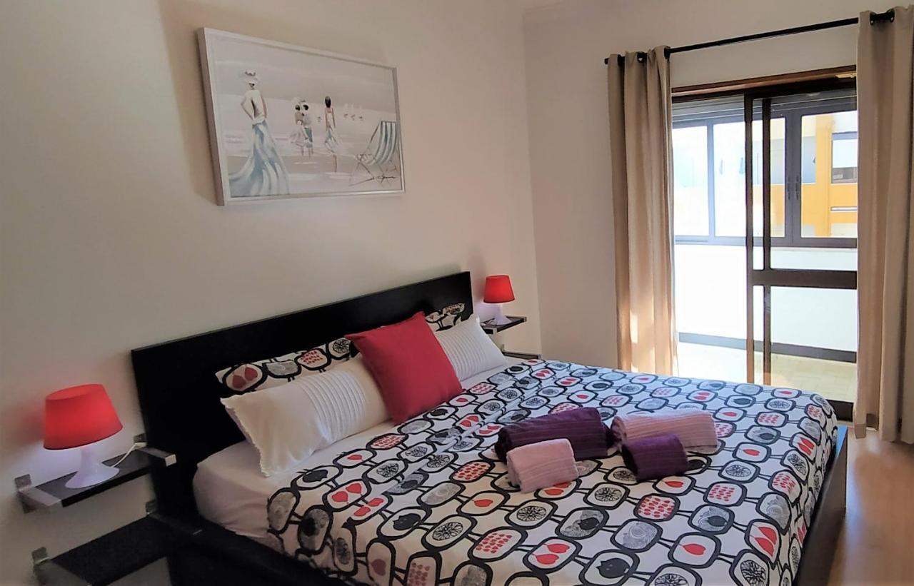 Large Apartment Near The Beach And Lisbon Costa de Caparica Buitenkant foto
