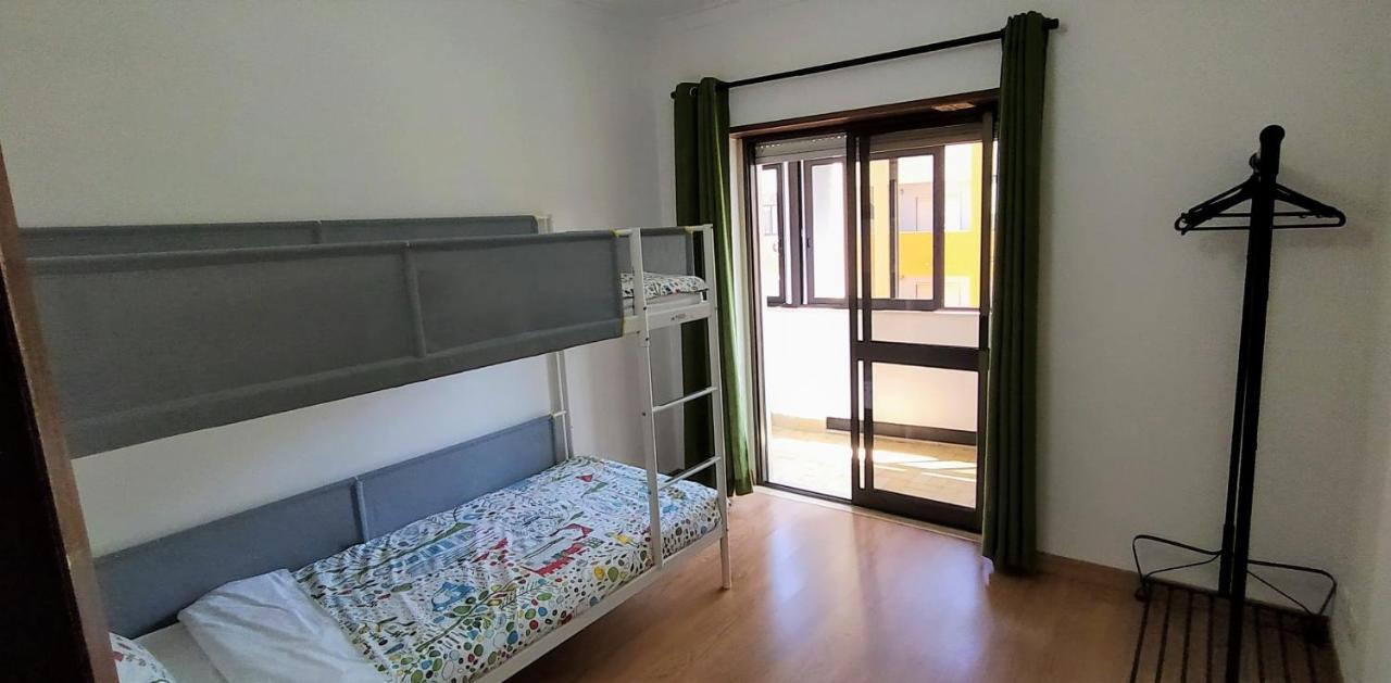 Large Apartment Near The Beach And Lisbon Costa de Caparica Buitenkant foto