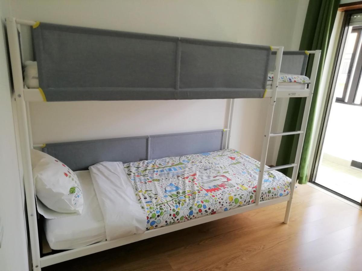 Large Apartment Near The Beach And Lisbon Costa de Caparica Buitenkant foto